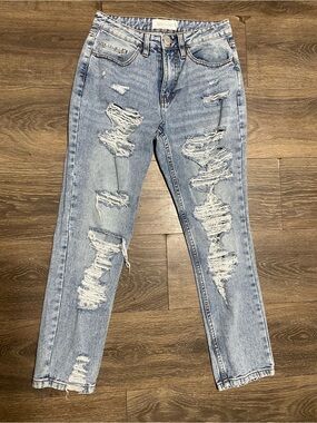 Boyfriend mom style jeans distressed blue junior woman size 3 comfy school